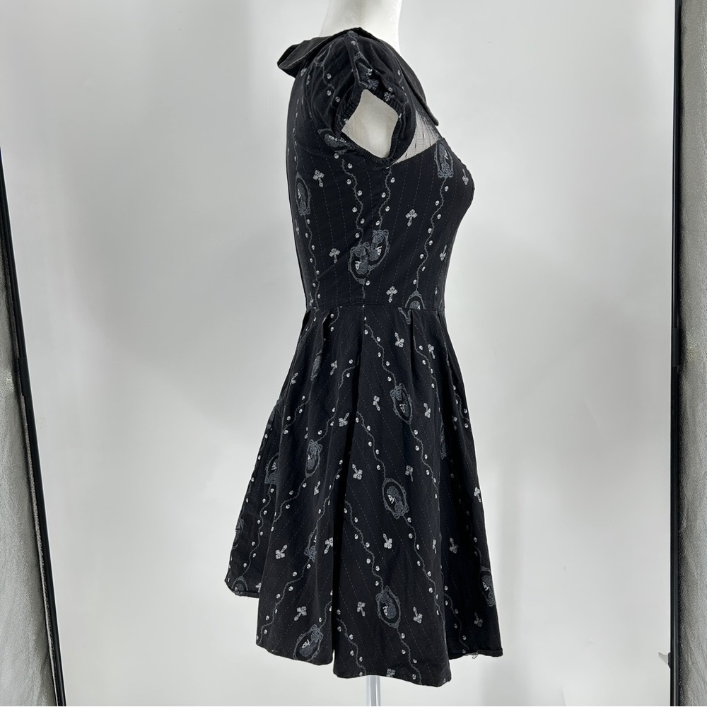 Hell Bunny Gemma Skull Cross Goth Cameo Collar Mini Black Dress Size XS - Picture 4 of 13